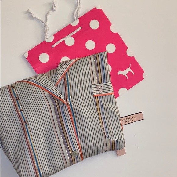 NWT VICTORIA’S SECRET button down night shirt /top - Picture 2 of 7